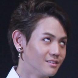Yangyo Service! Bot Thai : อัพเดทรูปภาพข่าวสาร : ขอบคุณที่ยังสนับสนุนทั้งตัวจริงและบอทนะครับ : ตัวผมเองไม่มีอะไรเหมือนศิลปินเลย นอกจากดิสเพลย์ .โค้งเก้าสิบองศา