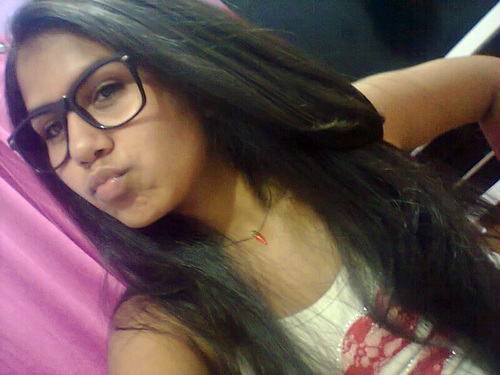 tire suas próprias conclusões
me julgue pelos meus erros
me odeie pelas minhas vitórias
me ame por eu ser quem eu sou
mas me conheça antes de acreditar no q fal