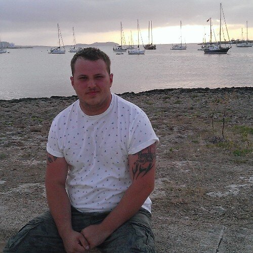 Big Leeds fan also big mma fan.