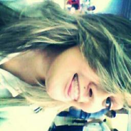 - Felizes são os loucos, que vivem pouco, mas vivem como querem ♪
