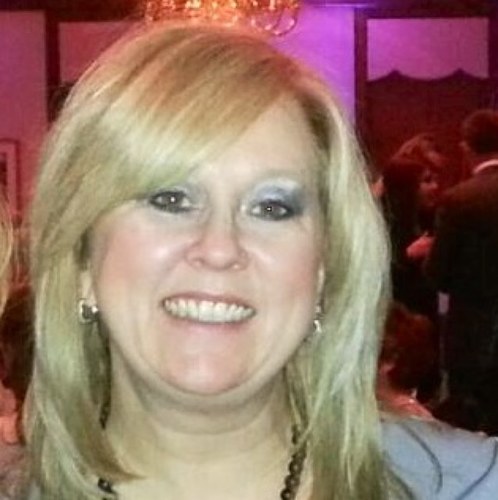 Wife, Mom of 1, FREEDOM BROKER! freeing people from physical and financial pain. Love to cook, play golf, driven to succeed!