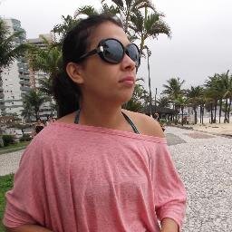 EU SOU: *Aquєlα quє αcordα, dєρσis dє uм soиho; *lєvαиtα, depois dє uм toмbo; *sorri dєpois de uмα grαиdє dєcєpçαo ;♥ *E ama d+ ♥
