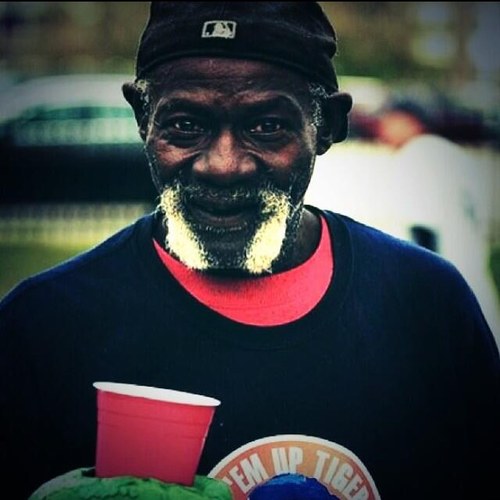 Eat em up Tigers, eat em up. People who loved this guy should follow. RIP James Earl Van Horn. Icon of Detroit Tigers games.