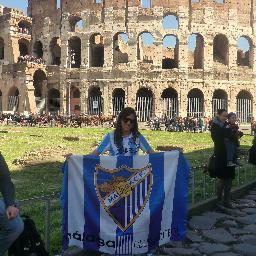Psicologa, carnavalera, semanasantera y malaguista hasta la medula :)