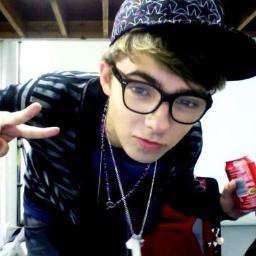 Some call me Mckie. Sarcastic Literature Geek. Proud TWFanmily member since 2010. TW is my strength. Future writer/actress/Nathan Sykes's wife. Track&Music