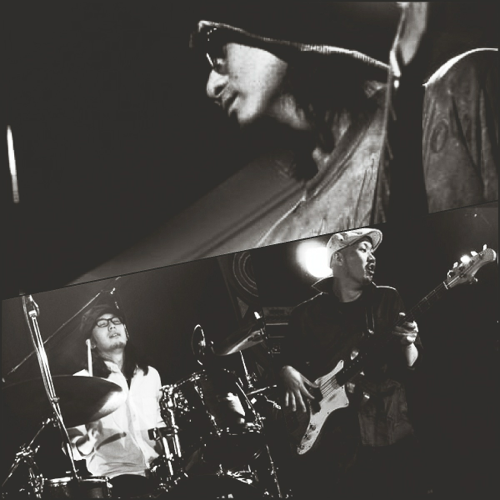 横沢 慶 (アカウント管理人、ex.BlueManGroupBand、イヌスターヅ、N.U.colorなど)。基本はギター弾き。#右利きレフティー普及振興会。フレットレスギター&ベース愛好家。
Fmpt は小俣 敦@tfp_atsushi、 小俣 勝@tfp_masaru と一緒。3/4 of バンキンガール。