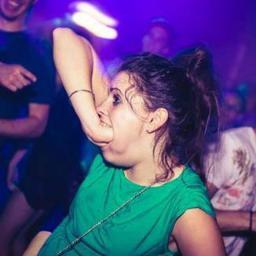 Les pires photos embarrassantes de soirées.