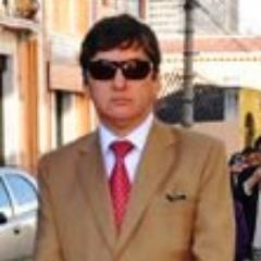 docente, catedrático, humanista, comprometido en mejorar la calidad de la educación