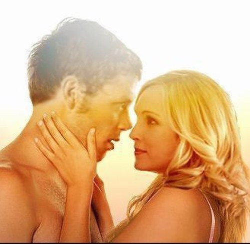 KLAROLINE IS LIFE! There's nothing better than your daily dose of Klaroline, and I'm here to help ;)