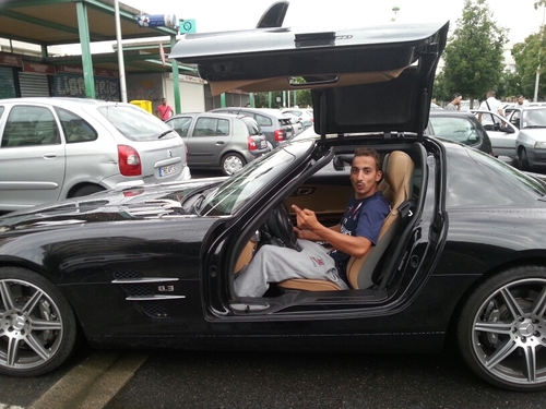 hichhich9336's profile picture. 