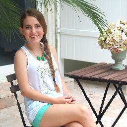 Blogger | College Student |  I blog about fashion, lifestyle, high school, college, etc.  Check out my blog!