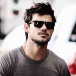 Lautner  s2