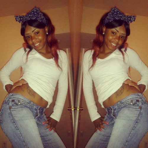 You On My Shit Sooo Gone Head && Follow Mee && My Round @ItsCoriiCoriiB_ , We Pop Good Shit, && We LMG . #LadyMurdaGang #Pretty #Poppin : ) ! Lala BAby !
