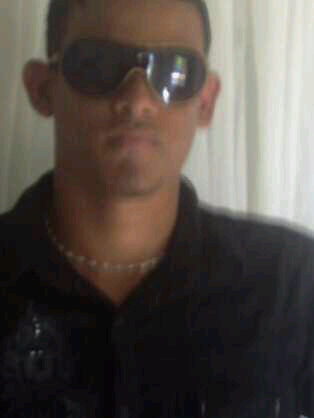 Soy una persona sincera , leal , honesta, trabajo de escolta