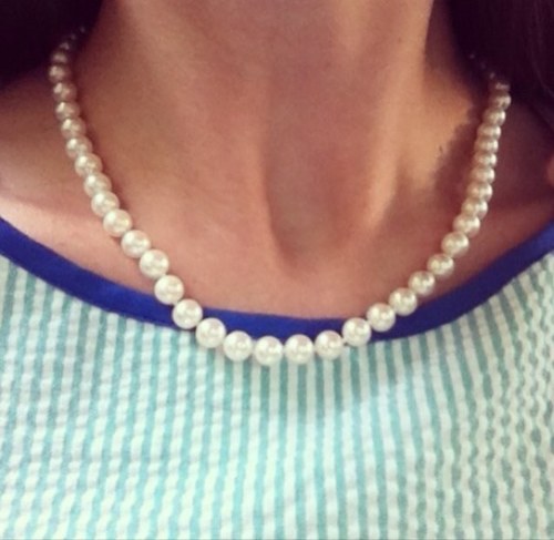 No outfit is complete without a set of pearls. ❋ Striving to be a Proverbs 31 woman.