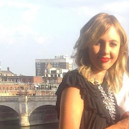YouTube Beauty Blogger - Love talking about Make up.#bblogger