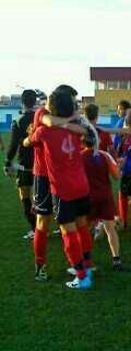Sevillano y andaluz, me gusta sonreír, amante del fútbol y bético hasta la médula. Mi ídolo es el gran CARLES PUYOL.