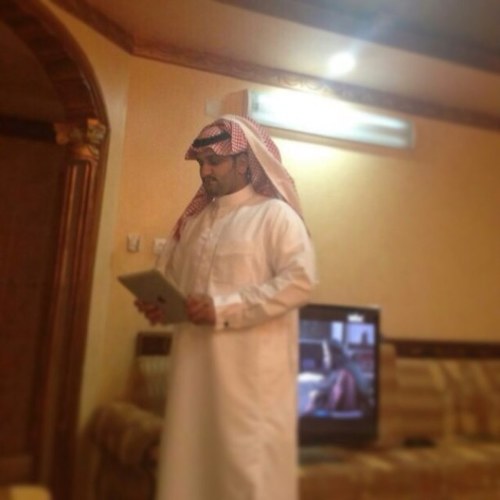 نفسي تهقويني طويل الرجومي
مير القدم حاديه طلعه ومسناد
اذل من منّة عيال الرخومي
او عثرةٍ يفرح بها كل حسّاد