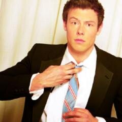 Ex Quarterback de los Titans y ex co-capitán de New Directions. Quinn Fabray :3 Hermano de Kurt Hummel.