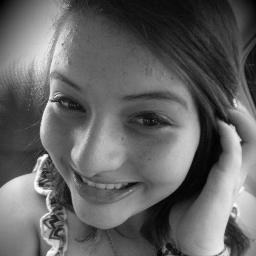 Fotografa , Tattos , Libros, Sponge Bob ,Musica ,Dios, Amigos *-*
† ‏