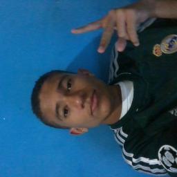 amo futebol , vivo futebol , respiro futebol , ou seja futebol é a minha droga !!