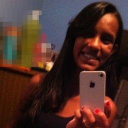 Entre o certo e o errado, escolha o que te faz feliz.
