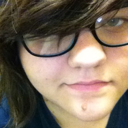 My name is Kenzi, I'm 18, I tweet things... lol #B5Army #TeamB5 #TeamMyxx #TeamDowney #RubberDuckyJr #TeamBreezy #Giants