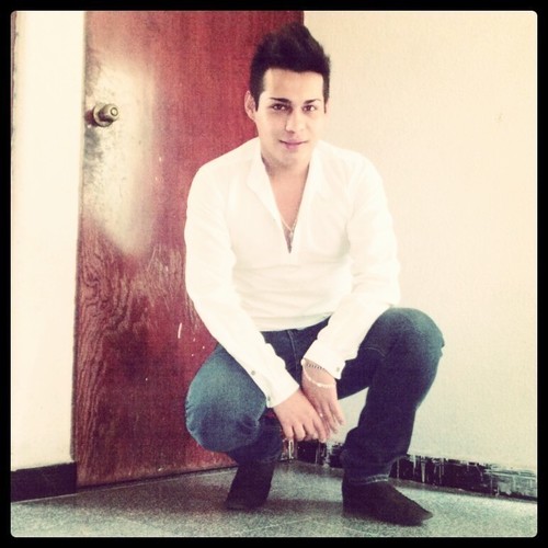 jsanch1724's profile picture. Soy feliz ... no le tengo envidia a nadie por mi que el mundo siga rodando...y sepan que amo a Jenni Rivera