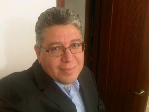 USAC. INCAE. Lo bonito es poder aprender todos los dias. Comprometido con la felicidad!