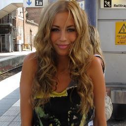 Ik gooi Marokkaanse beautyyy`s dus ben jij een marokkaanse beautyy volg dit account en misschien word jij wel gegooit