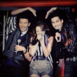 เป็นคลับคนรัก อ้น เชอรีน ดิว รักทั้ง สาม คน ไม่ขอเลือกใครคนหนึ่งแต่เลือกทั้ง สามคน โหวตทั้งสามคน มาร่วมเป็นกำลังใจให้ ทั้งสามคนด้วยกันน่ะค่ะ