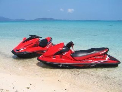 年間通してゴルフや野球。夏はサーフィン、ジェットスキー、ウエイクボード。冬はスノボーなど元気良く生きてます！！
一時期、176cm90kgまで太りましたが、いまは63〜65kgぐらいです。（笑）
もっと肉体改造するぞ〜！！（笑）