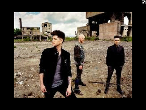 Vote #mtvhottest the script. Every retweet is an extra vote yannoe. I follow back.