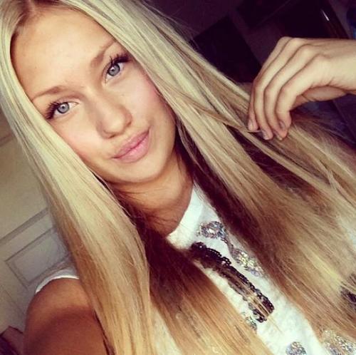 Seventeen | Nobodys wife | Ukraina & Swedish | Nieuwe twitter | NF = NFB | Love Music | Mostly inspired by my owm dreams and life events.