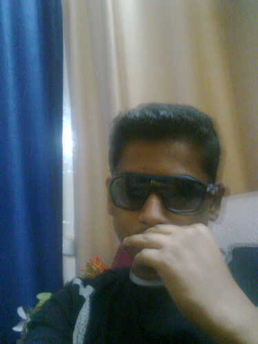 about me.. iam alwys smilng