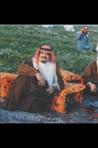 ليس بالطويل ولابالقصير, لست سمين, أتكلم من منطلق عقلي مدعوم بالكتاب والسنة