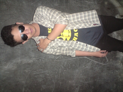 music is my live/ Musician/ singer/ songwriter/ Rooda band/ Vocalist of @roodabandindo/ nagaswara record
http://t.co/ijG0LLEmVK