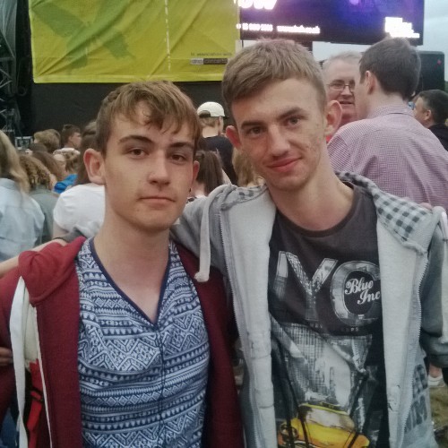 djhootz's profile picture. Loves heavy metal music, girls with good personality, and playing acoustic guitar, drawing is my life!