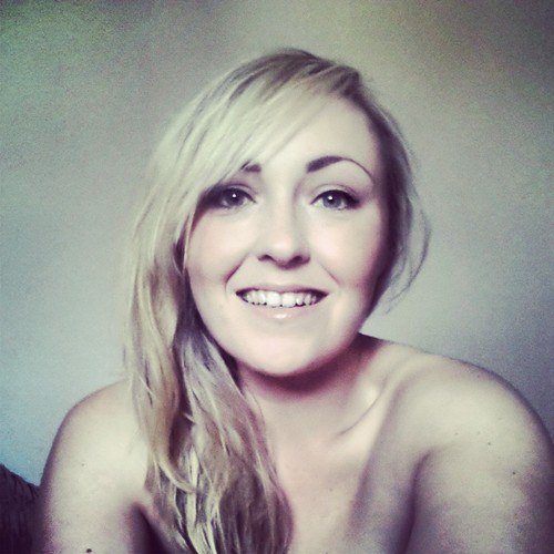 pamianliv's profile picture. Why is the sky the limit when there are footsteps on the moon xxx