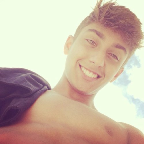 A vida me ensinou a nunca desistir, nem ganhar, nem perder mas procurar evoluir``