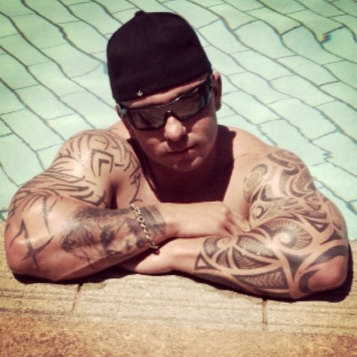 I train 7 days a week, i know its over training, but over training is better than under training
#fitfam #tattoo #phoenixelitebodz #teammutant
115kg 6%bodyfat