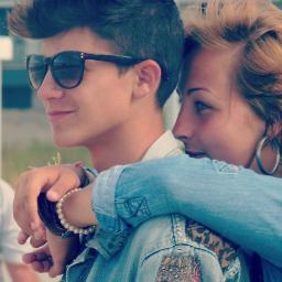 Não chore. Apenas diga “FODA-SE” e sorria. ;). Sigam #RT e/ou #FAV as frases que gostarem.
