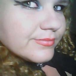Sou uma ENFERMEIRA,SINCERA,   ALEGRE e SIMPATICA.AMO A VIDA E PROCURO VIVER ELA INTENSAMENTE..E sou APAIXONADA pela minha FAMILIA...