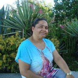 sou filha do rei ele unico q salva amo ele sou felis por ser filha dele amo muitoooooooooooo jesus minha familia  foi deus q mim deu .sou felis por ter jesus...