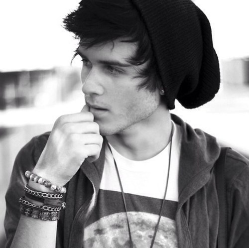 Whatsup bitches? Im Rhydian, im 17 and pansexual, im engaged to amber, i love him so much and im his rhyddy forever