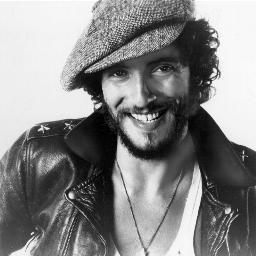 TuneSpringsteen's profile picture. Sharing the awesomeness of Bruce Springsteen 140 characters at a time. He's The Boss for a reason.