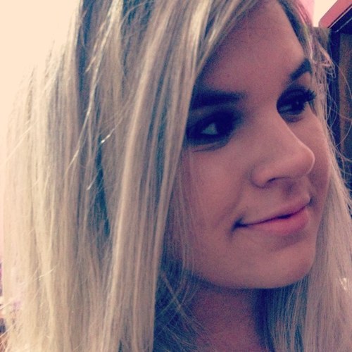 JulianneMcosta's profile picture. O sofrimento é passageiro, o desistir é para sempre ...