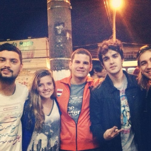 Fã club da banda Catch Side l Sou fã incondicionalmente dele, e de tudo que há nele.”