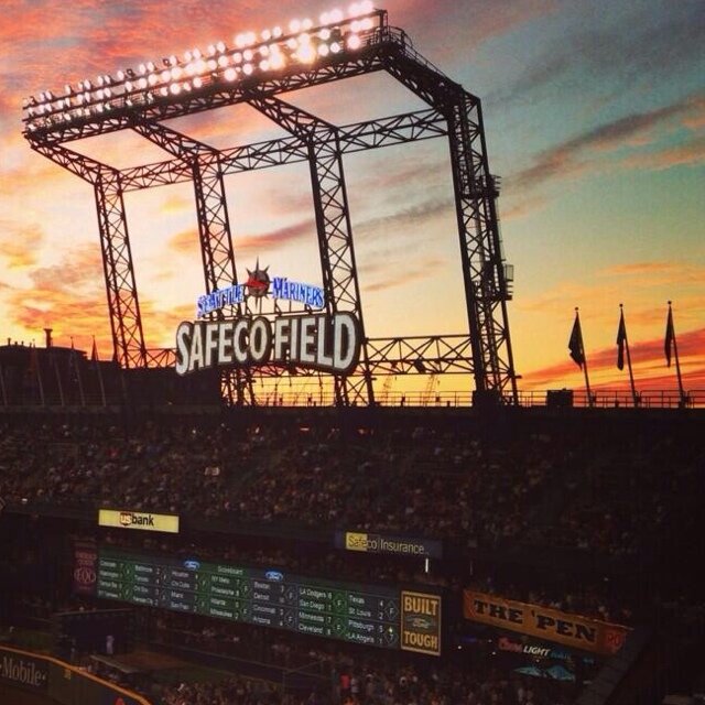 RaymondC6's profile picture. Sometimes I think about things. Professional Sports trash talker, Fluent in sarcasm, Knowledge Seeker.