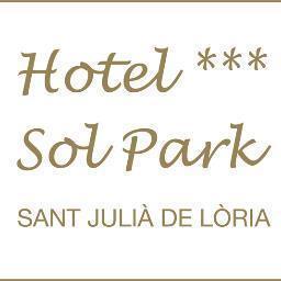 Hotel familiar i confortable situat en lloc tranquil i solejat amb vistes panoràmiques sobre les muntanyes de les valls del sud del Principat. T.00.376.841.043